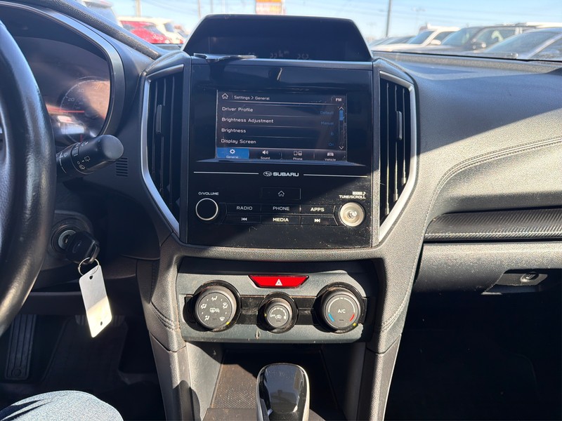 Subaru Crosstrek Vehicle Full-screen Gallery Image 12