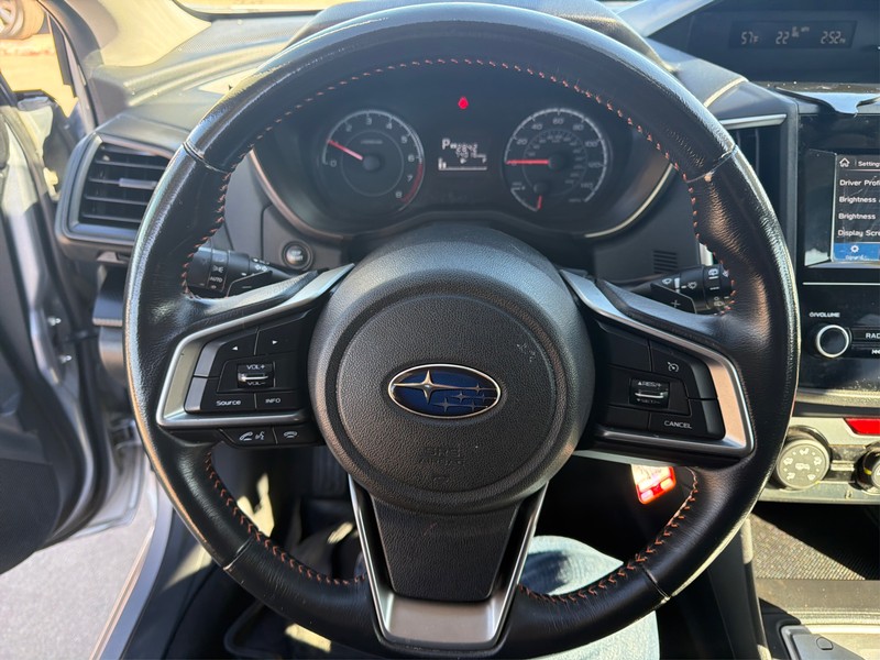 Subaru Crosstrek Vehicle Full-screen Gallery Image 14