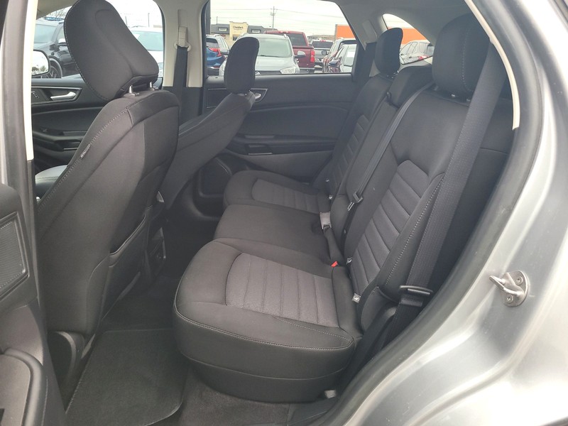 Ford Edge Vehicle Full-screen Gallery Image 10