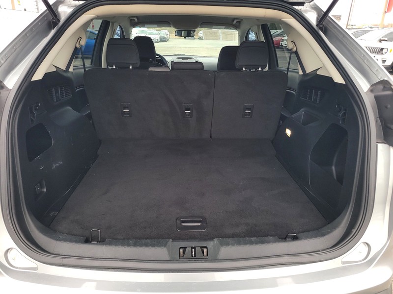 Ford Edge Vehicle Full-screen Gallery Image 11