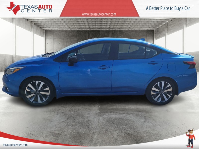 Nissan Versa Sedan Vehicle Full-screen Gallery Image 5