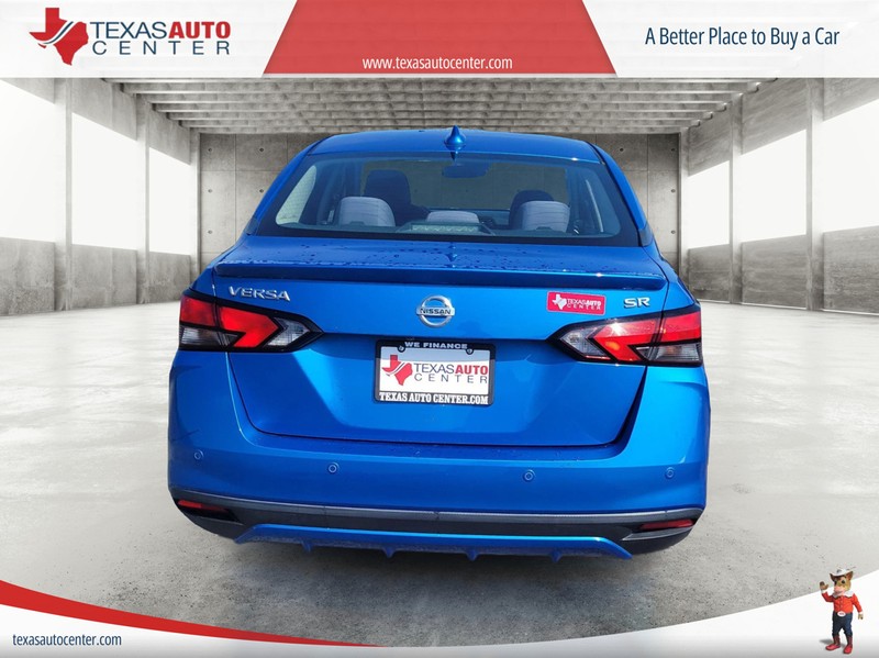 Nissan Versa Sedan Vehicle Full-screen Gallery Image 6