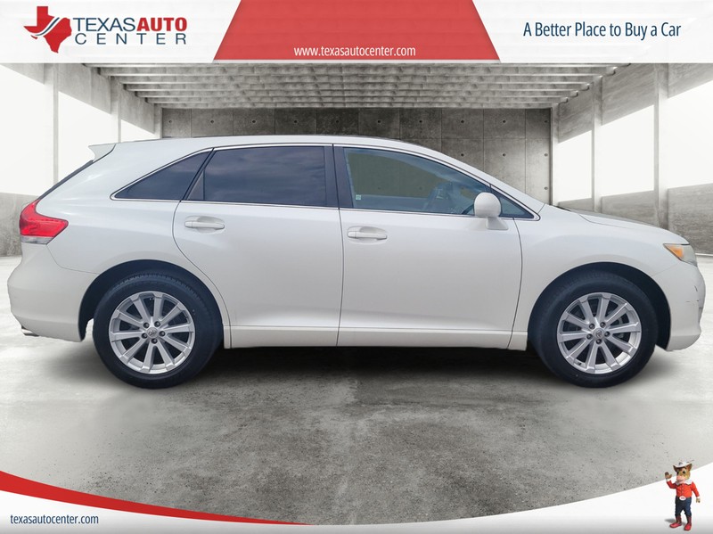 Toyota Venza Vehicle Full-screen Gallery Image 4