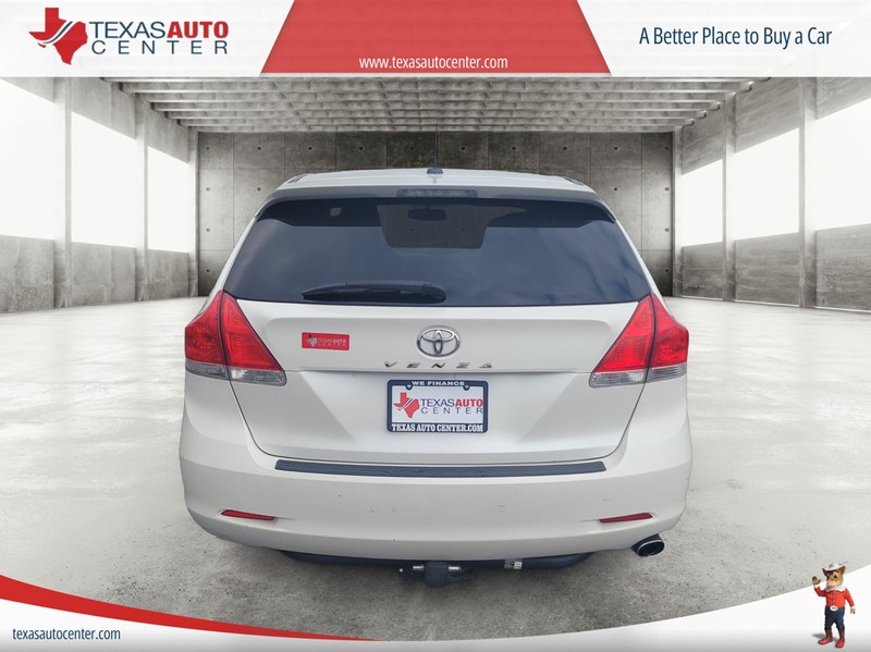 Toyota Venza Vehicle Full-screen Gallery Image 6