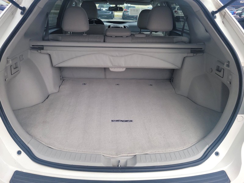 Toyota Venza Vehicle Full-screen Gallery Image 11