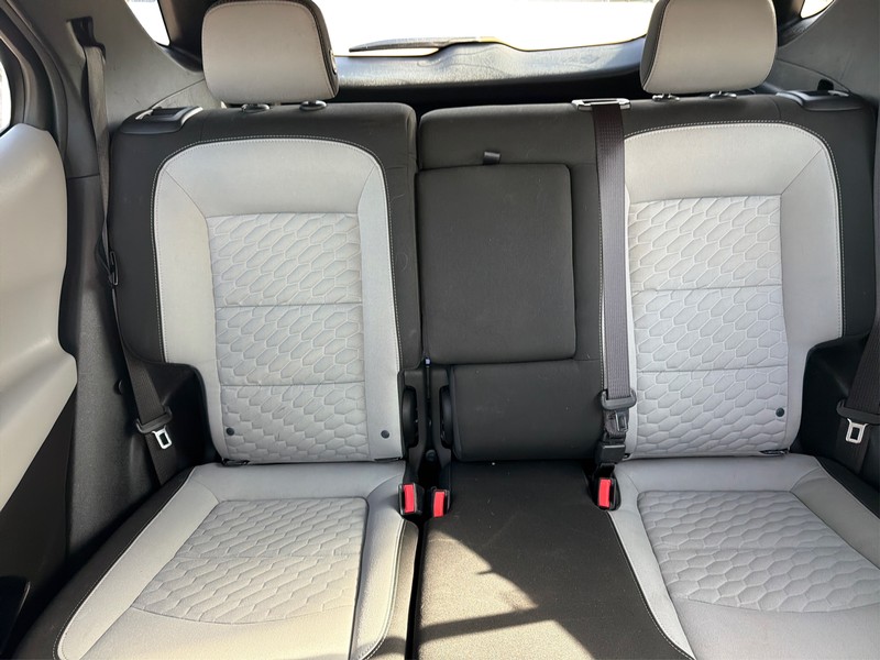 Chevrolet Equinox Vehicle Full-screen Gallery Image 13