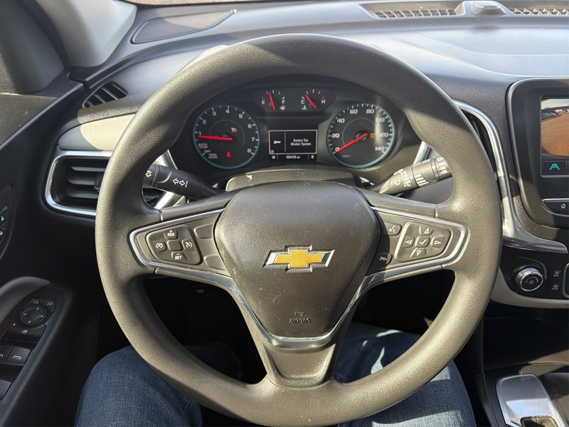 Chevrolet Equinox Vehicle Full-screen Gallery Image 14