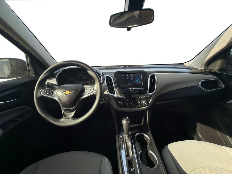 Chevrolet Equinox Vehicle Full-screen Gallery Image 16