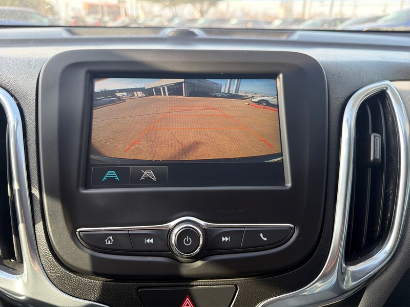 Chevrolet Equinox Vehicle Full-screen Gallery Image 17