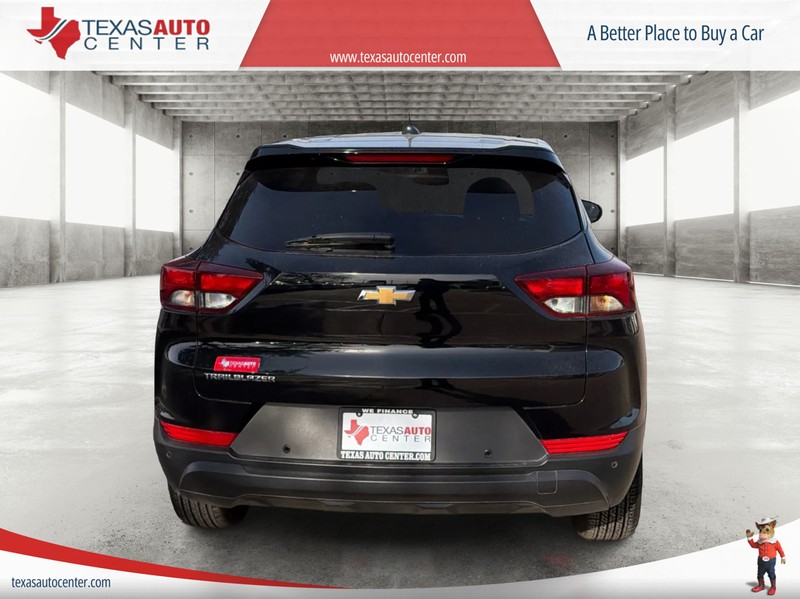 Chevrolet Trailblazer Vehicle Full-screen Gallery Image 06