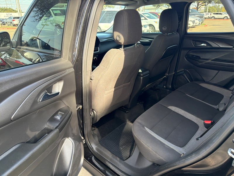 Chevrolet Trailblazer Vehicle Full-screen Gallery Image 10