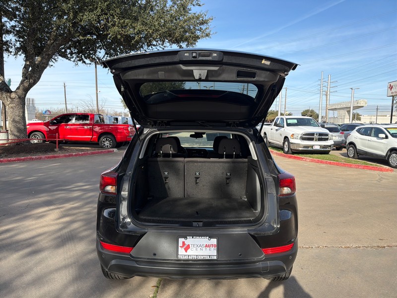 Chevrolet Trailblazer Vehicle Full-screen Gallery Image 11