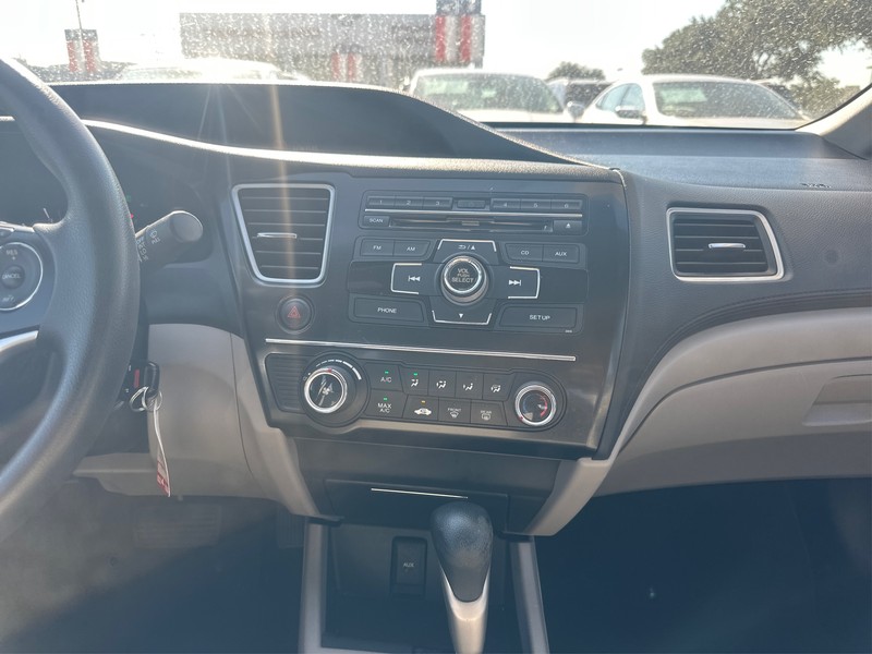 Honda Civic Sedan Vehicle Full-screen Gallery Image 11