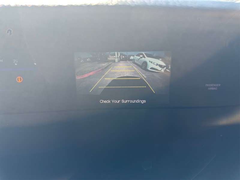 Honda Civic Sedan Vehicle Full-screen Gallery Image 16