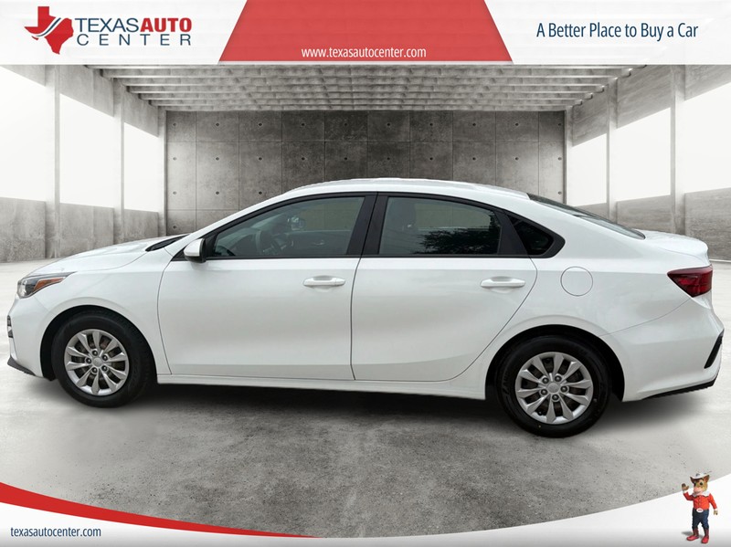 Kia Forte Vehicle Full-screen Gallery Image 05