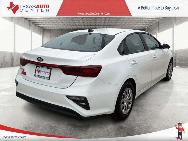 Kia Forte Vehicle Full-screen Gallery Image 07