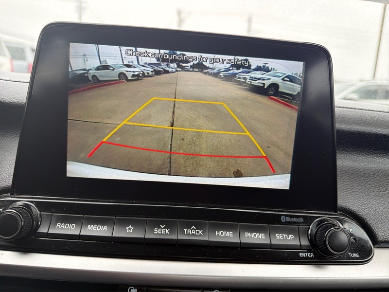 Kia Forte Vehicle Full-screen Gallery Image 17