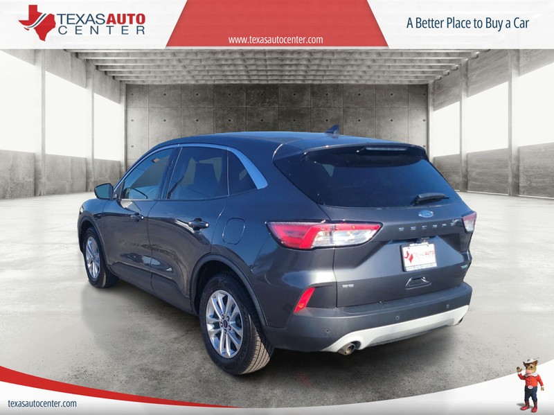 Ford Escape Vehicle Full-screen Gallery Image 06