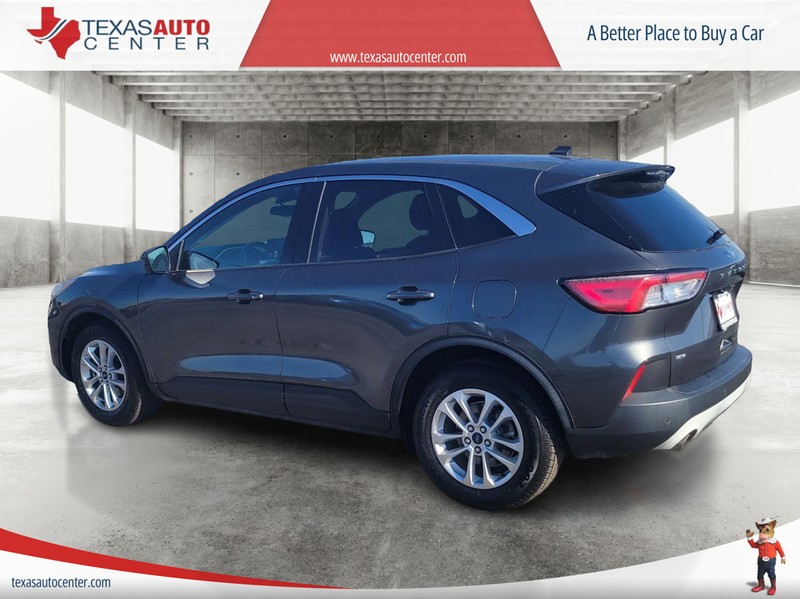 Ford Escape Vehicle Full-screen Gallery Image 08