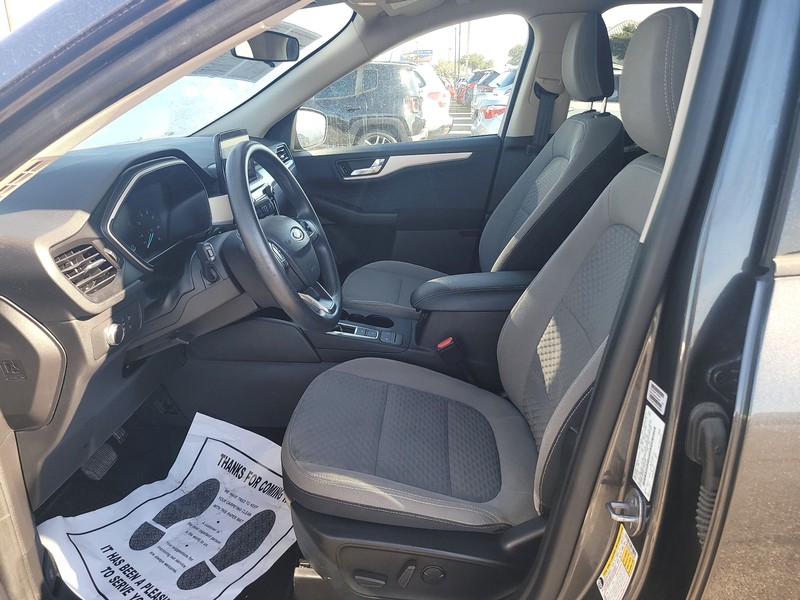 Ford Escape Vehicle Full-screen Gallery Image 09