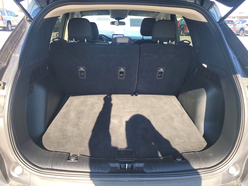 Ford Escape Vehicle Full-screen Gallery Image 11