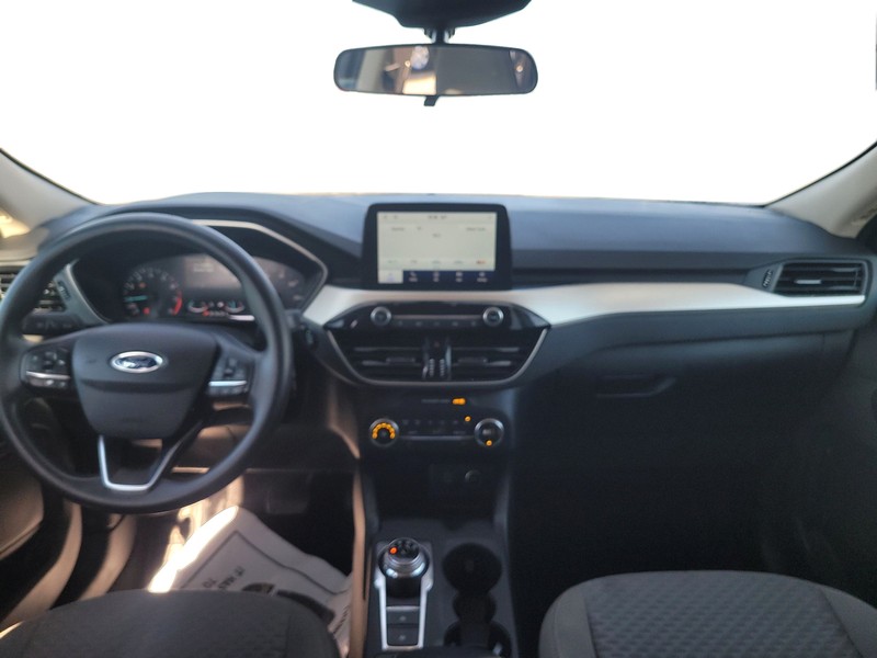 Ford Escape Vehicle Full-screen Gallery Image 16