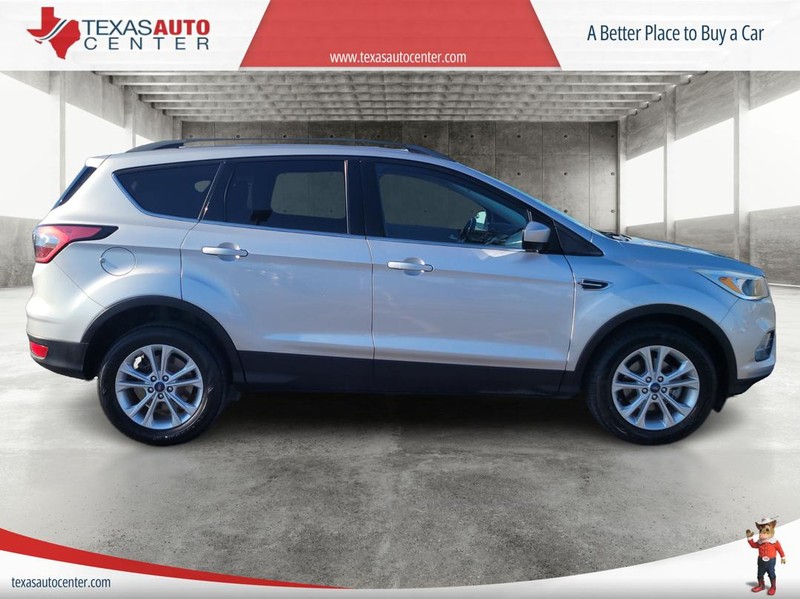 Ford Escape Vehicle Full-screen Gallery Image 4