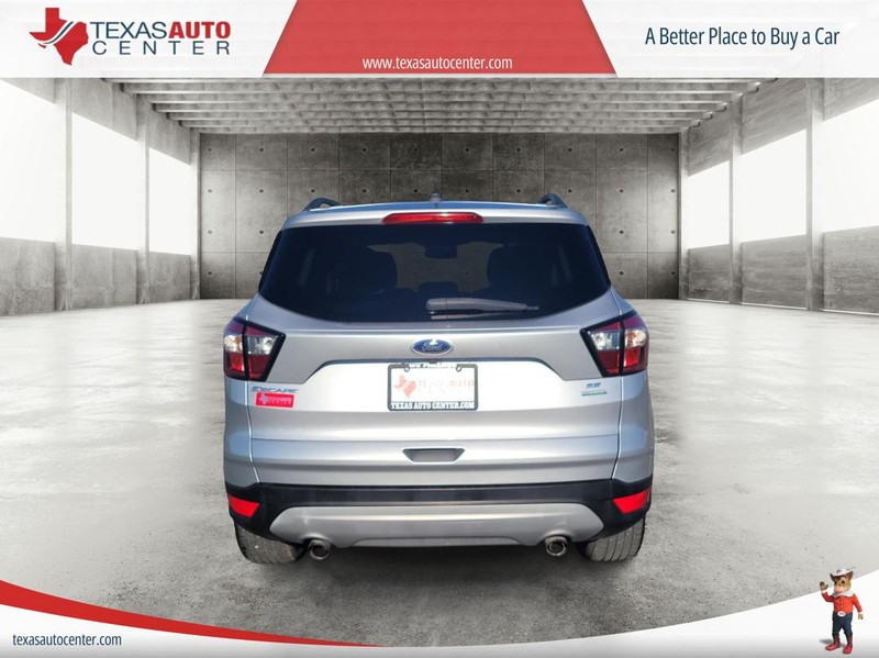 Ford Escape Vehicle Full-screen Gallery Image 6