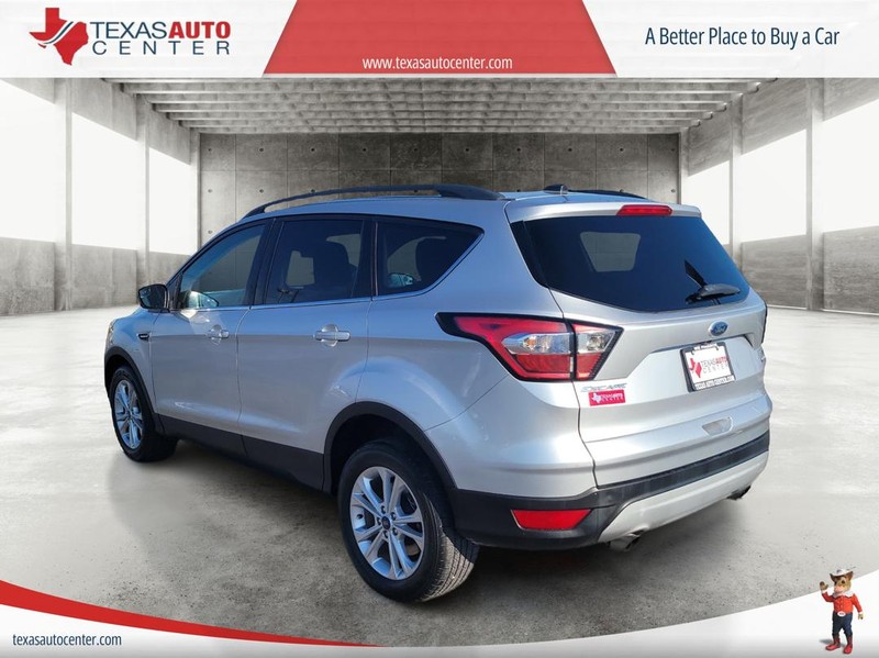 Ford Escape Vehicle Full-screen Gallery Image 8