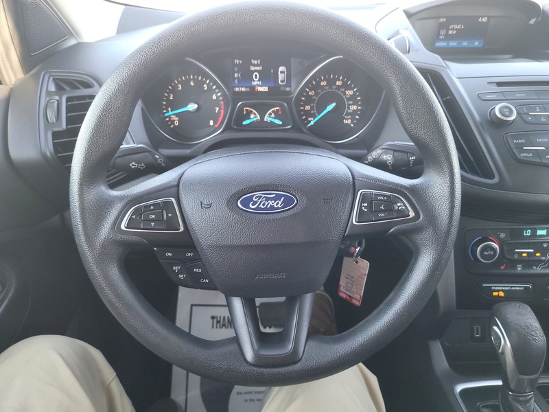 Ford Escape Vehicle Full-screen Gallery Image 14