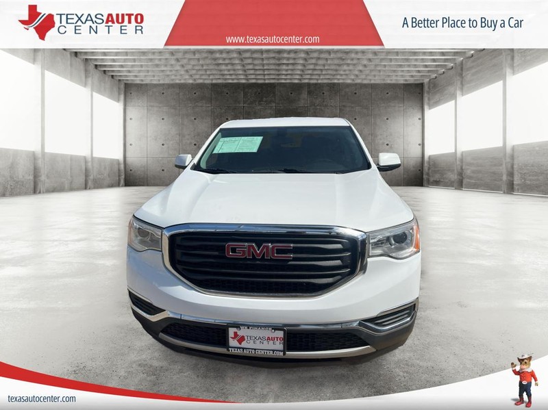 GMC Acadia Vehicle Full-screen Gallery Image 2