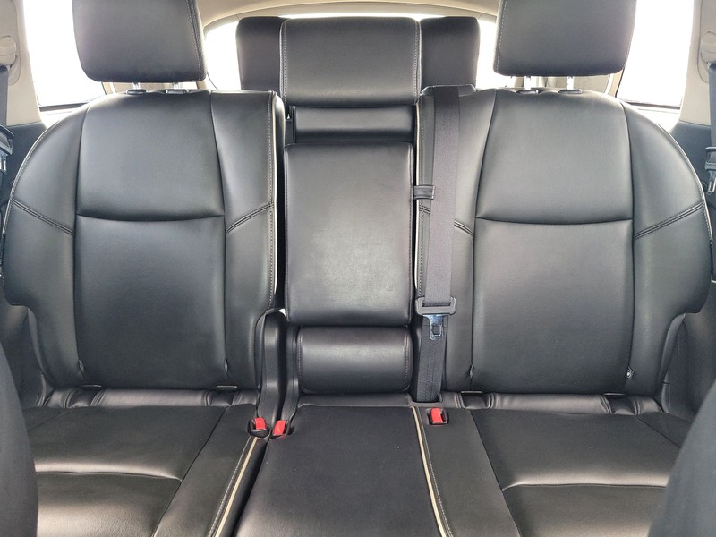 INFINITI QX60 Vehicle Full-screen Gallery Image 12