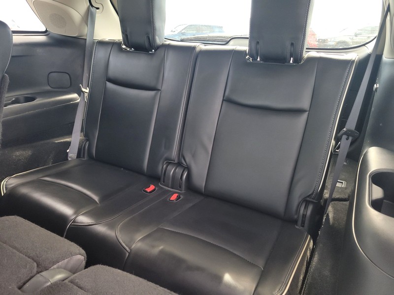 INFINITI QX60 Vehicle Full-screen Gallery Image 17