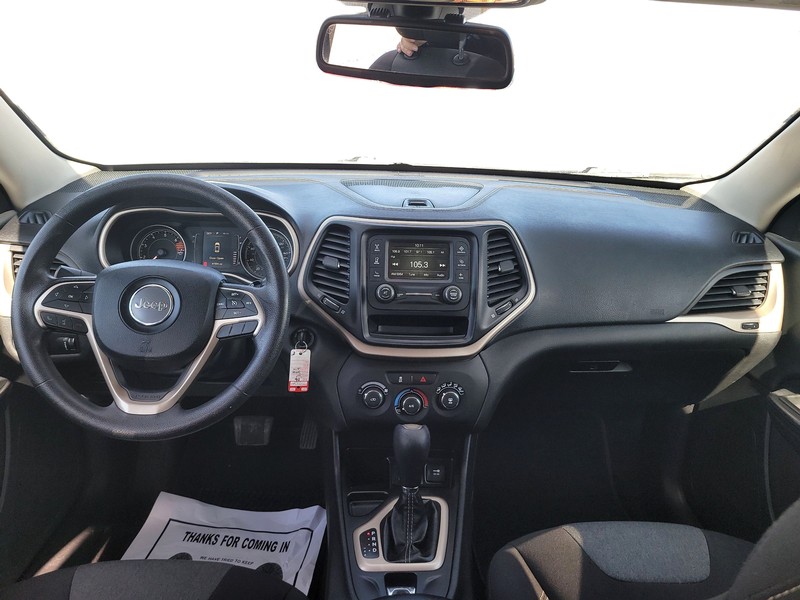 Jeep Cherokee Vehicle Full-screen Gallery Image 16