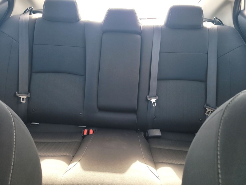 Nissan Altima Vehicle Full-screen Gallery Image 12