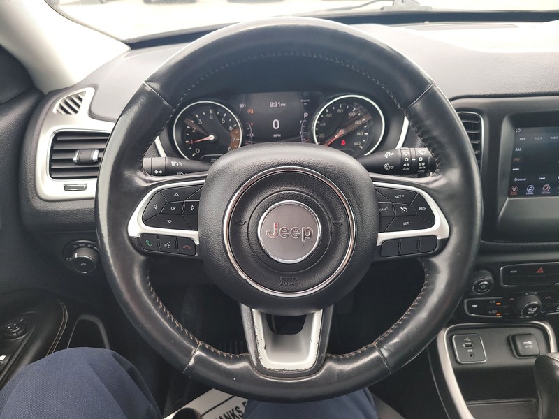 Jeep Compass Vehicle Full-screen Gallery Image 14