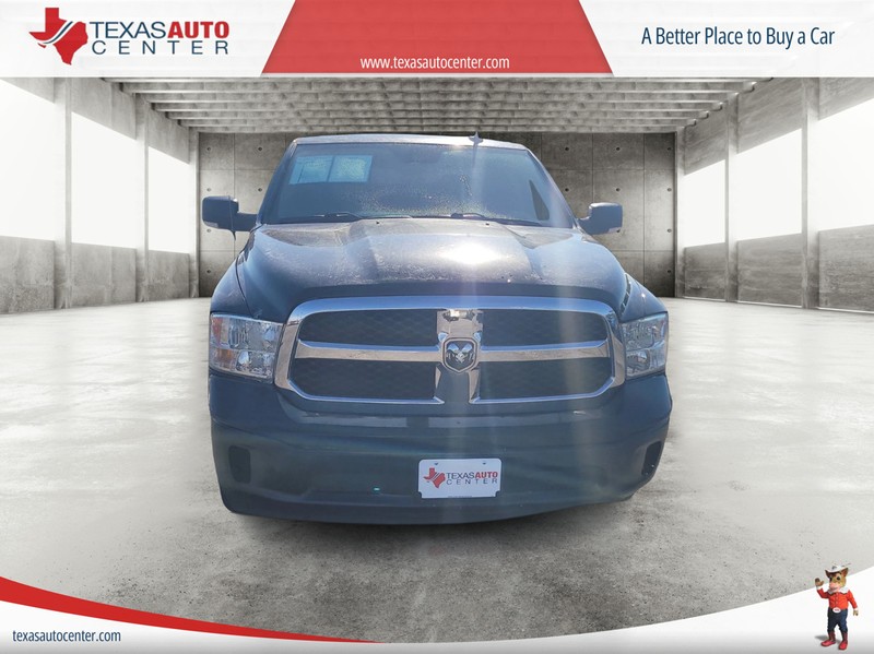 Ram 1500 Classic Vehicle Full-screen Gallery Image 03