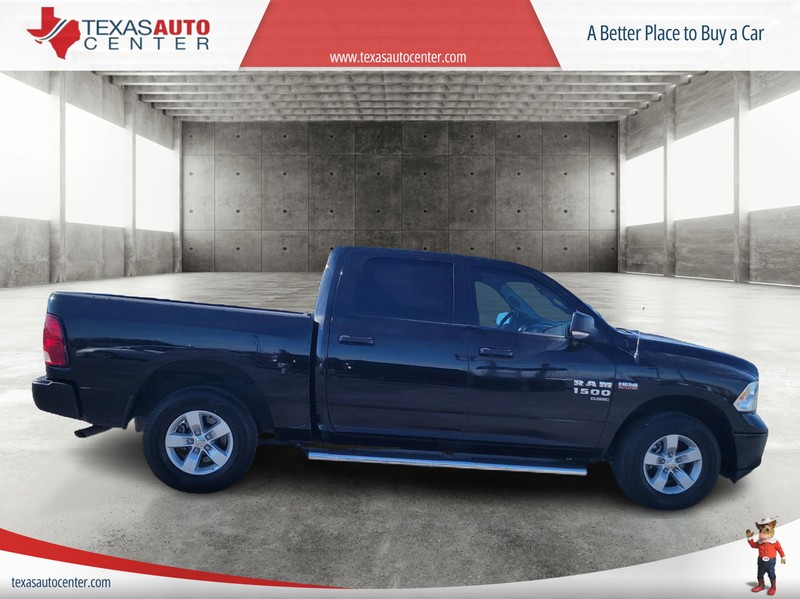 Ram 1500 Classic Vehicle Full-screen Gallery Image 05