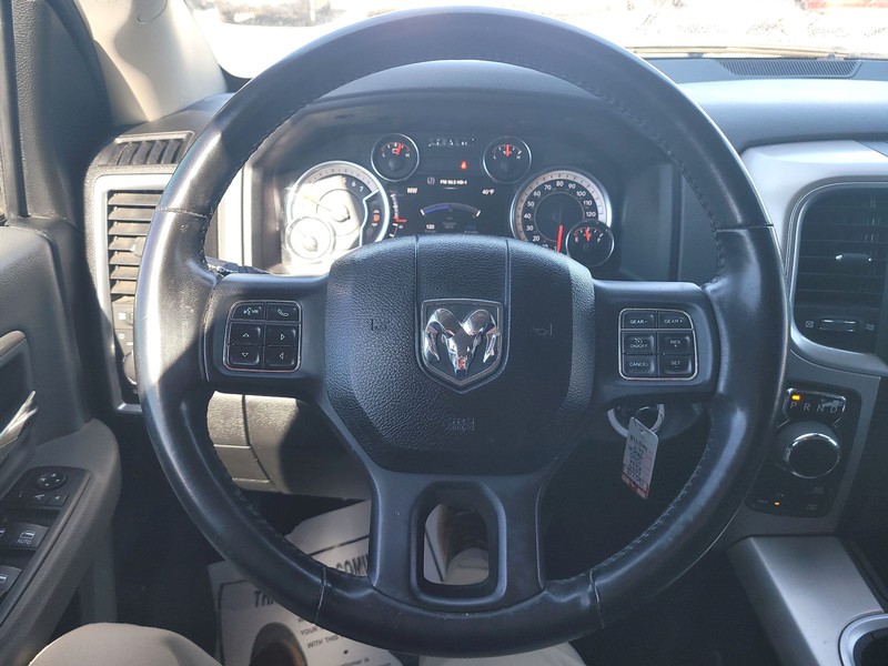 Ram 1500 Classic Vehicle Full-screen Gallery Image 11