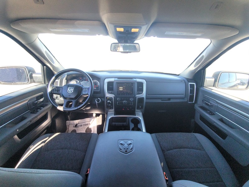 Ram 1500 Classic Vehicle Full-screen Gallery Image 12