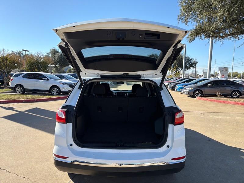 Chevrolet Equinox Vehicle Full-screen Gallery Image 11