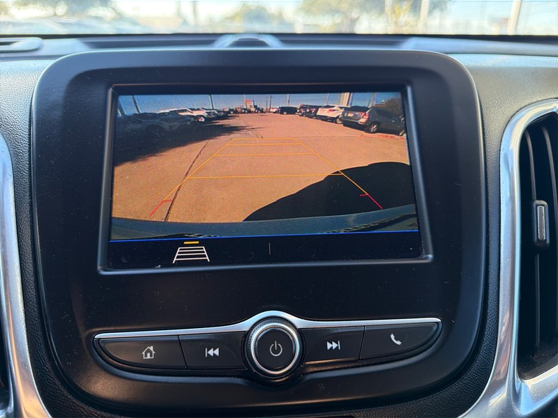 Chevrolet Equinox Vehicle Full-screen Gallery Image 17