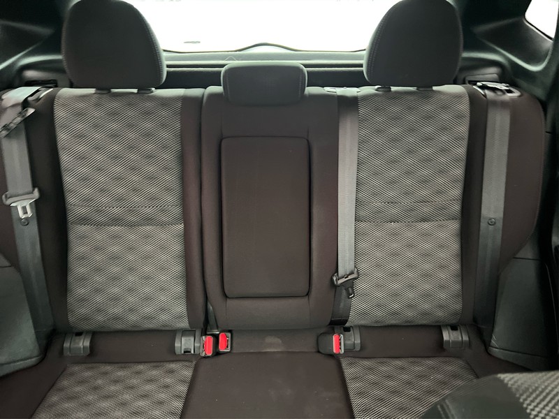 Nissan Rogue Sport Vehicle Full-screen Gallery Image 12