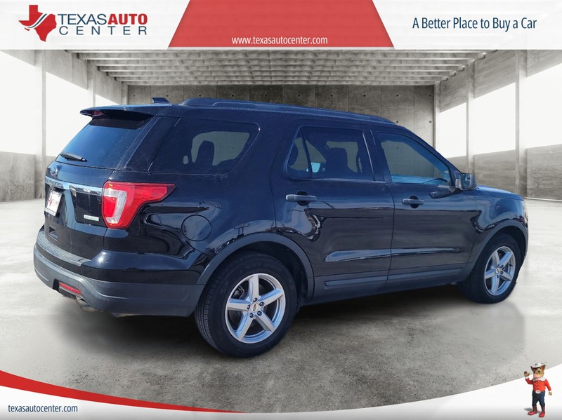 Ford Explorer Vehicle Full-screen Gallery Image 07