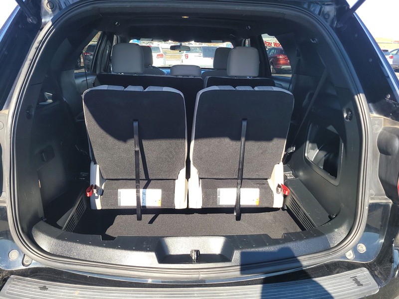 Ford Explorer Vehicle Full-screen Gallery Image 11