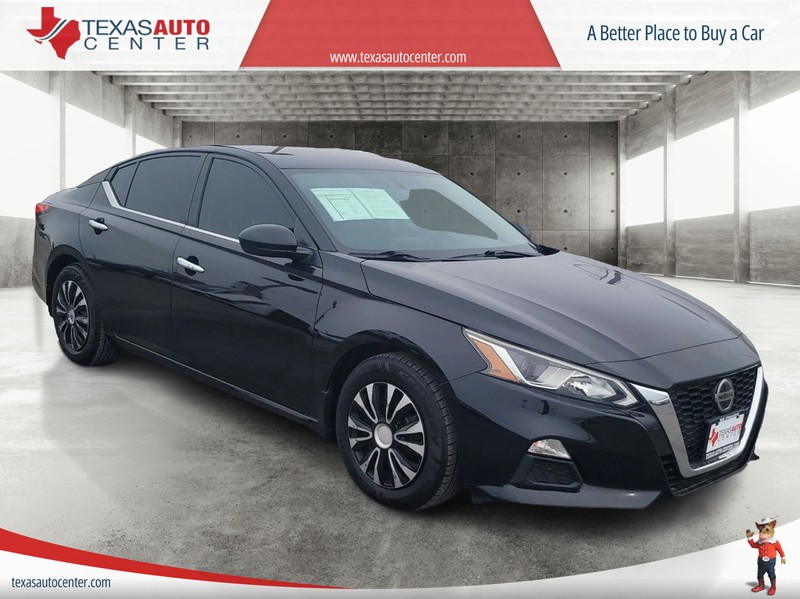 Nissan Altima Vehicle Full-screen Gallery Image 01