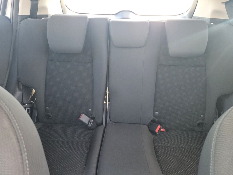 Honda HR-V Vehicle Full-screen Gallery Image 12