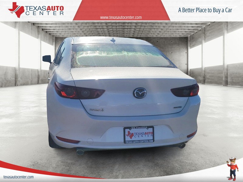 Mazda Mazda3 Sedan Vehicle Full-screen Gallery Image 07