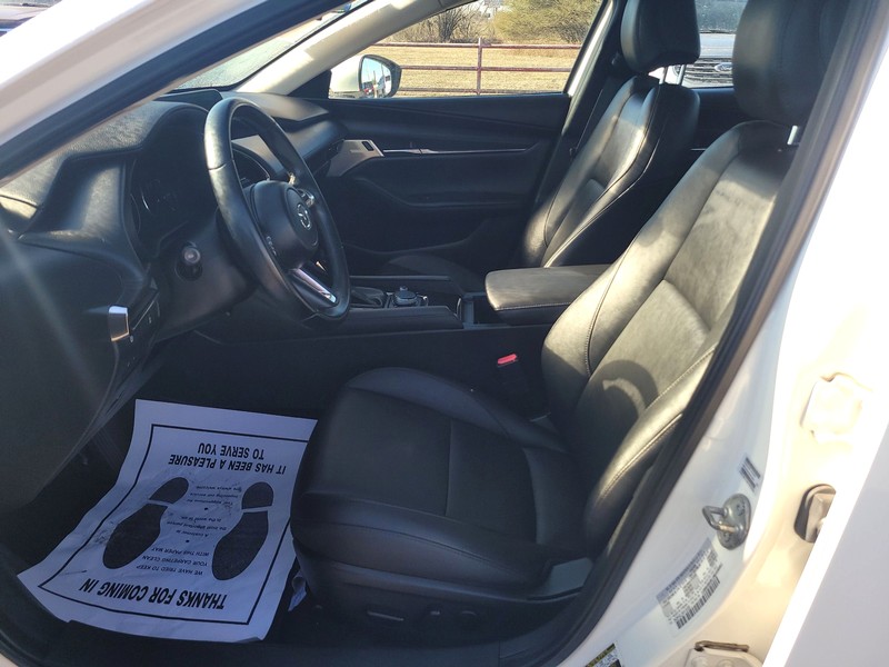 Mazda Mazda3 Sedan Vehicle Full-screen Gallery Image 08