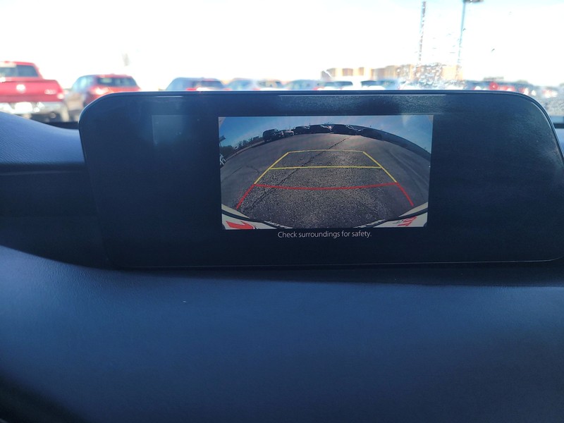 Mazda Mazda3 Sedan Vehicle Full-screen Gallery Image 15